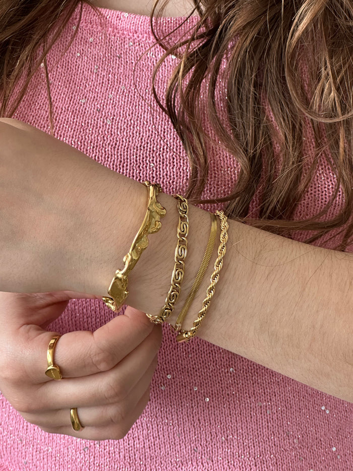 Bangle irregular bracelet