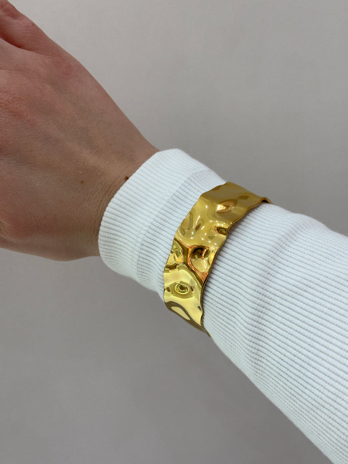 Hammered bracelet