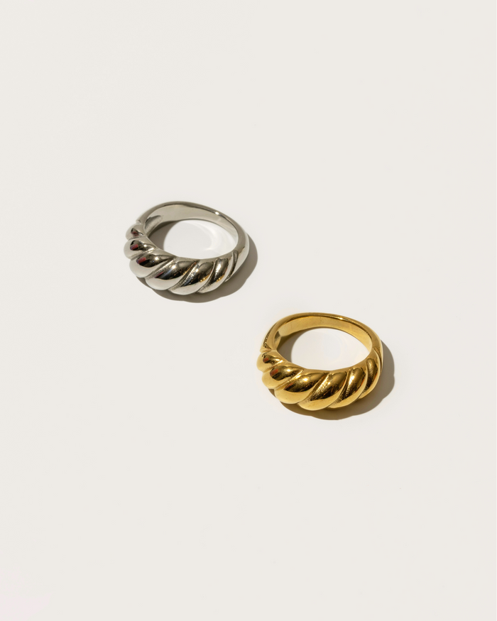 Croissant ring