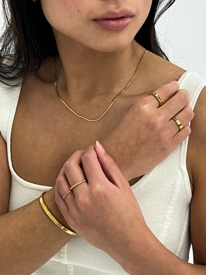 Dainty snake necklace