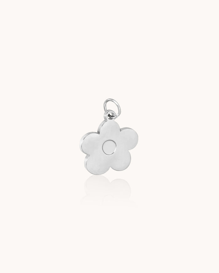Daisy charm