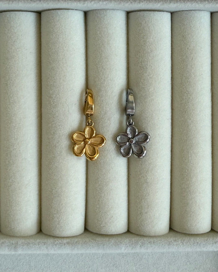 Flower charm pendant