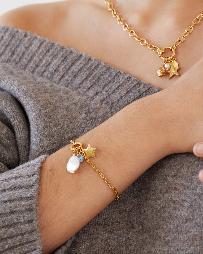 Freshwater pearl charm