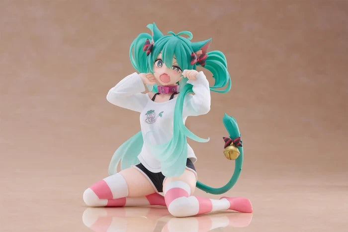 Hatsune Miku Desktop Cute Figure (Cat Ear T-Shirt Ver.) Reissue