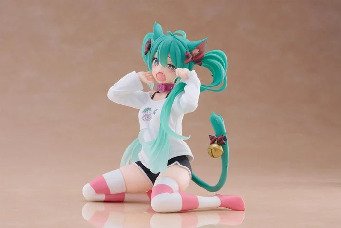 Hatsune Miku Desktop Cute Figure (Cat Ear T-Shirt Ver.) Reissue