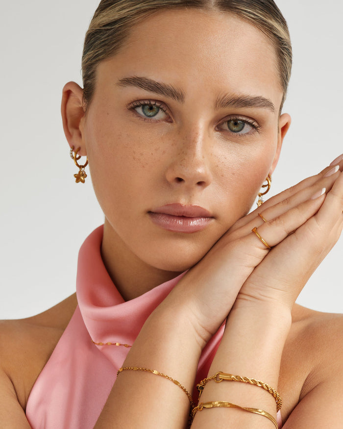 Hibiscus earrings - shell