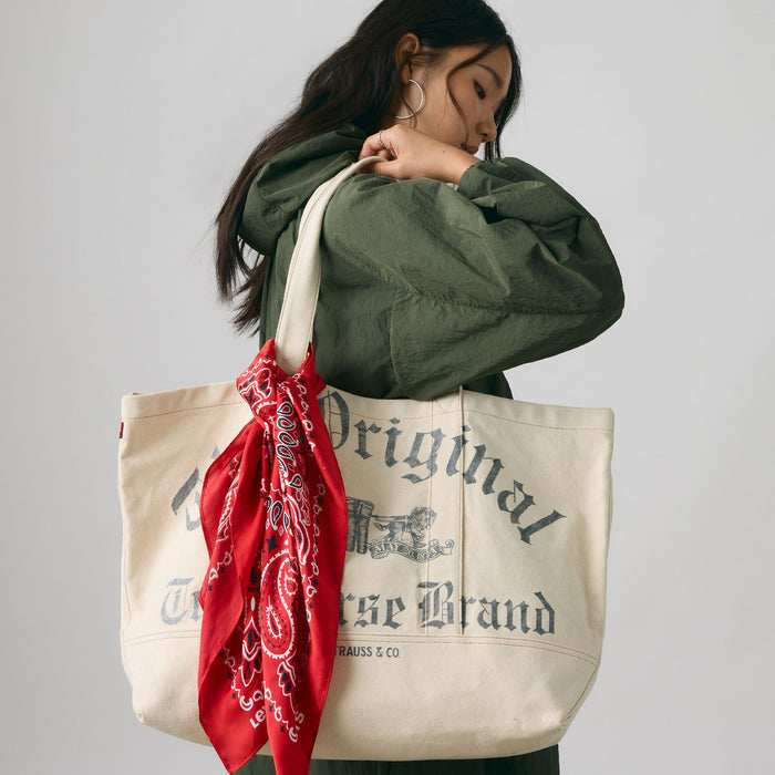Levi's® Women's XL Graphic Tote Bag