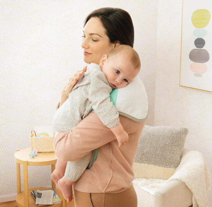 Munchkin TheraBurpee Colic & Fever Rescue Kit with Hot & Cold Therapy Burp Cloths