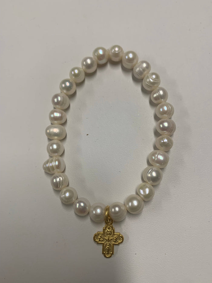 Pearl Bracelet with tiny 4 Way Medal