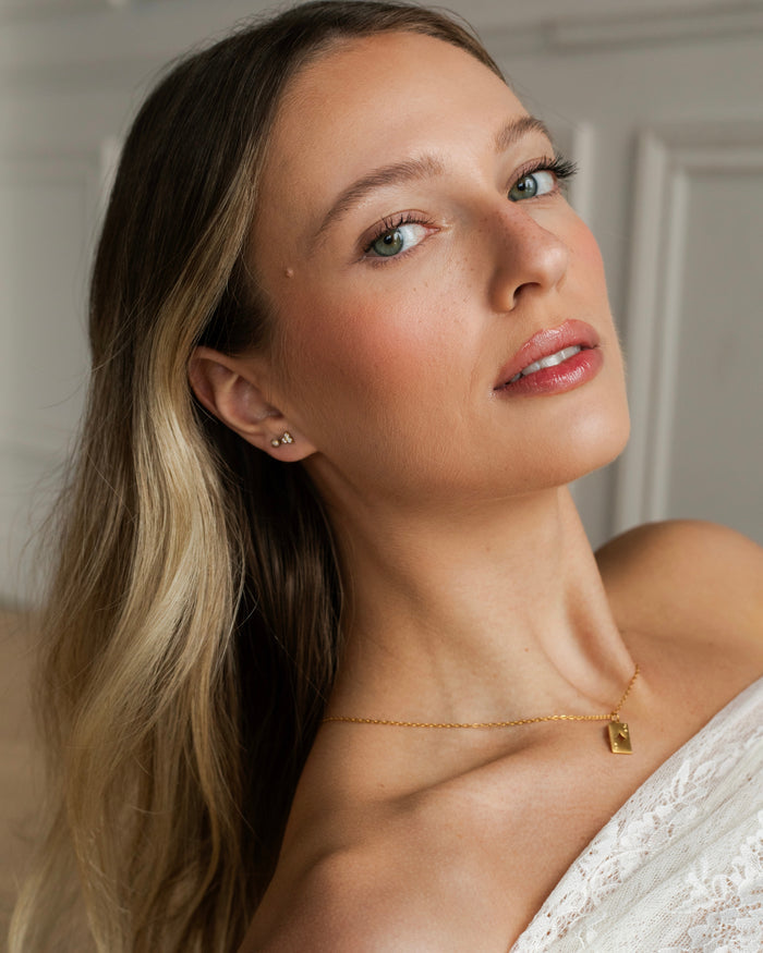Pearl studs
