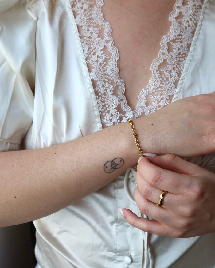 Sculpted chain bracelet - Frosted petals