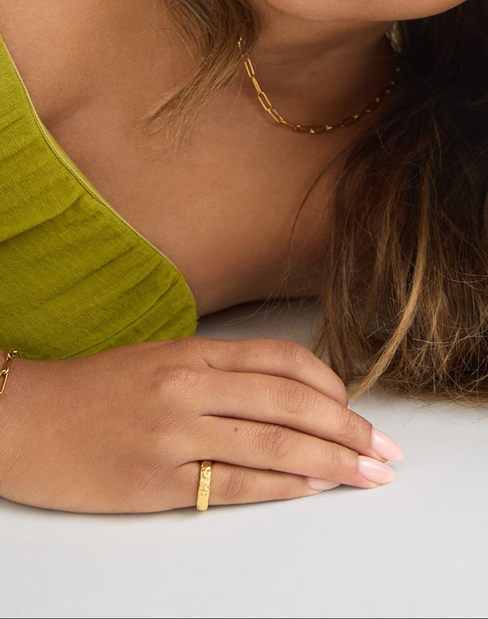 Sculpted ring