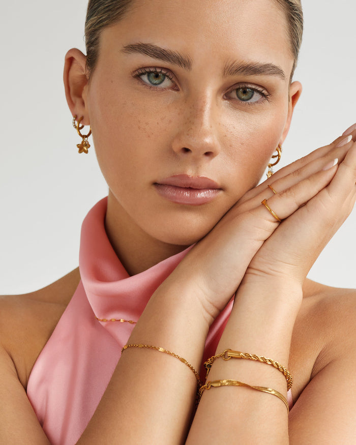 Shiny bracelet