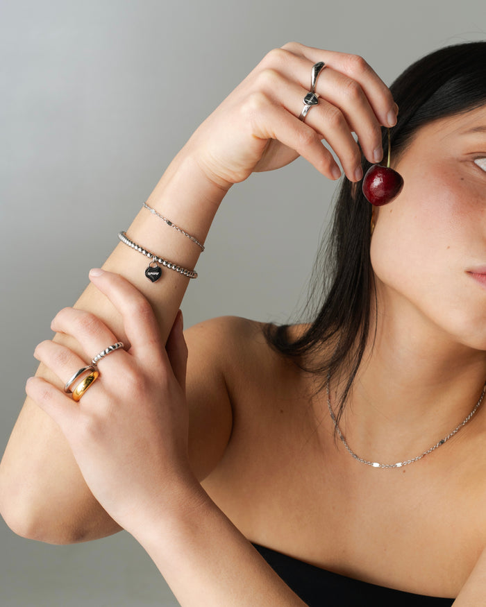 Shiny bracelet