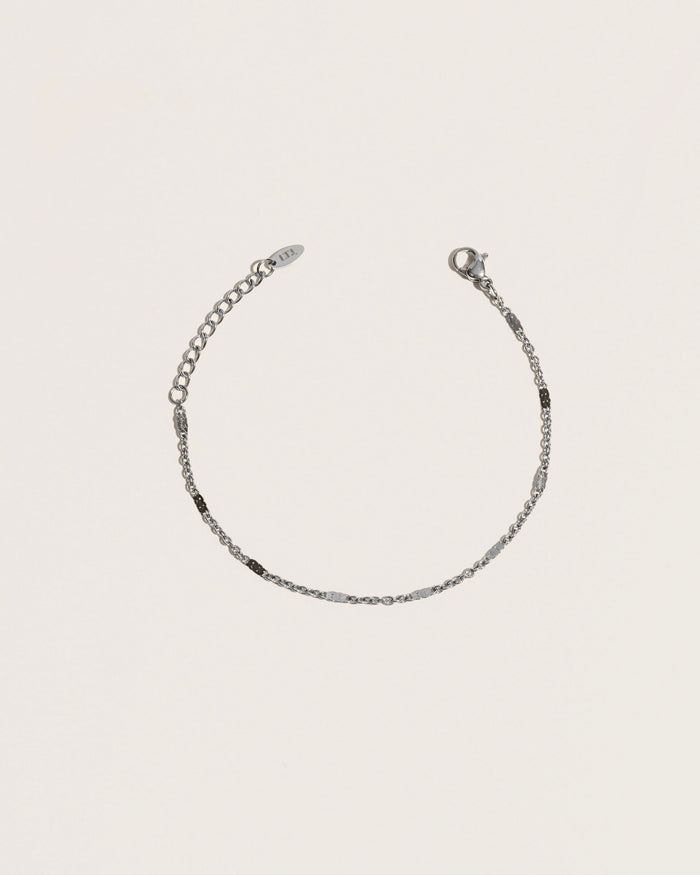 Shiny bracelet