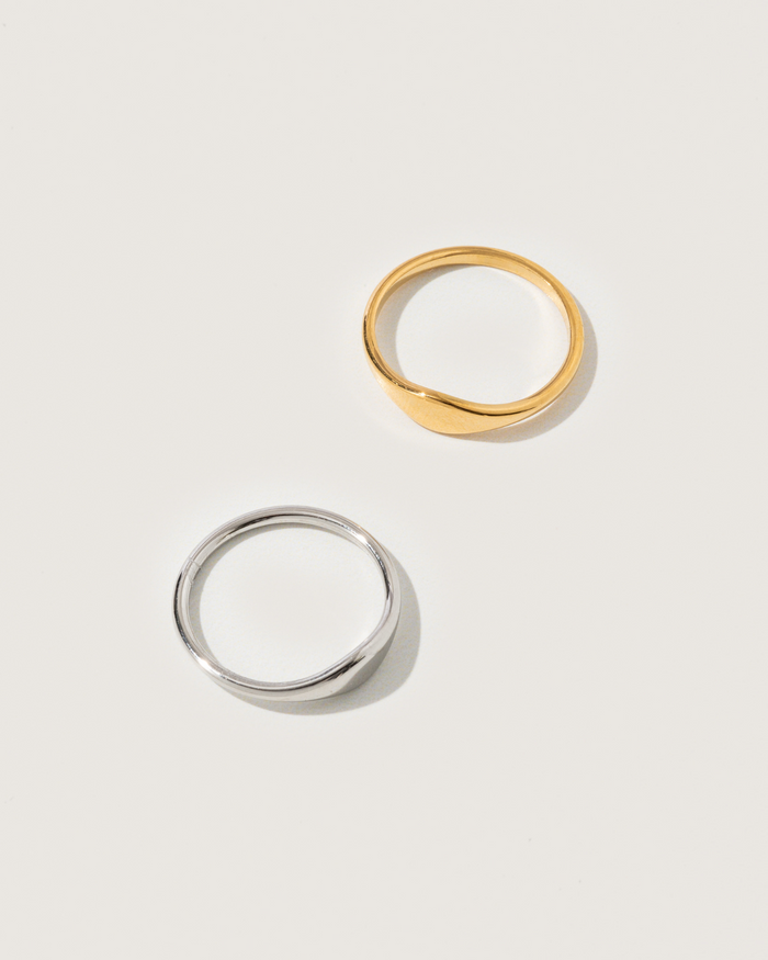 Signet ring