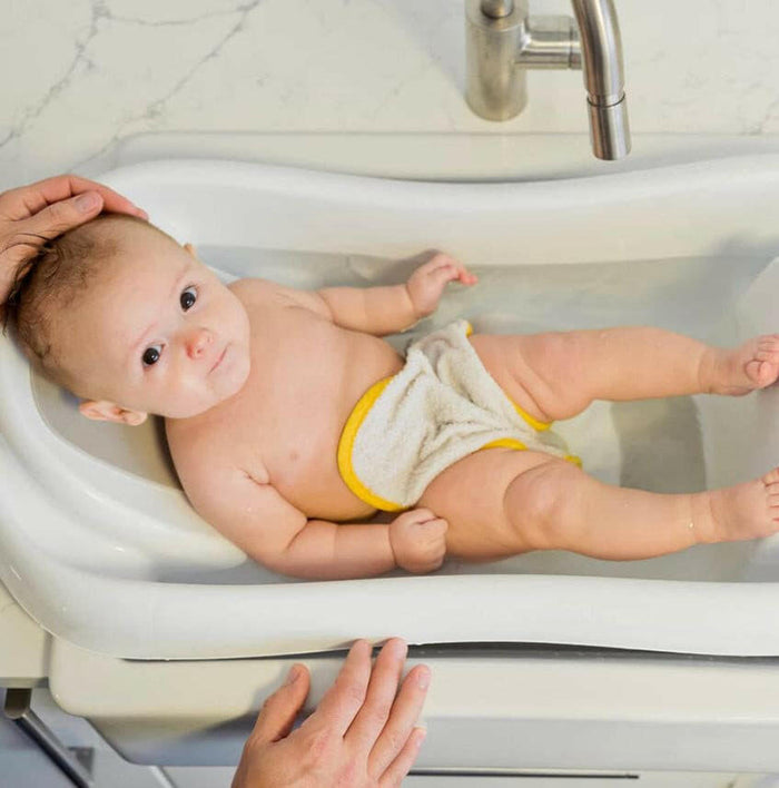 The First Years Sure Comfort Deluxe Newborn-to-Toddler Tub with Sling.